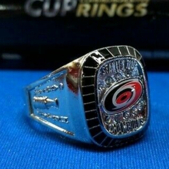 2005 CAROLINA HURRICANES REPLICA STANLEY CUP COMMEMORATIVE RINGS MOLSON CANADIAN - Picture 2 of 8